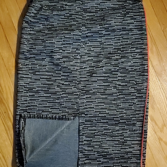 Xhilaration pink stripe accent pencil skirt - Picture 4 of 4